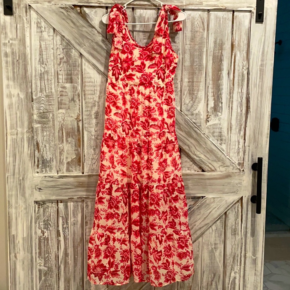 Maxi Dress, worn once. Ties on shoulders.